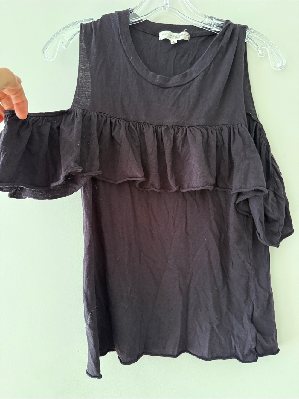 Truly Madly Deeply Black Cold-Shoulder Ruffle Tee